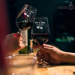 Vinske čaše za parove s imenima mladenaca 2 Vinske čaše