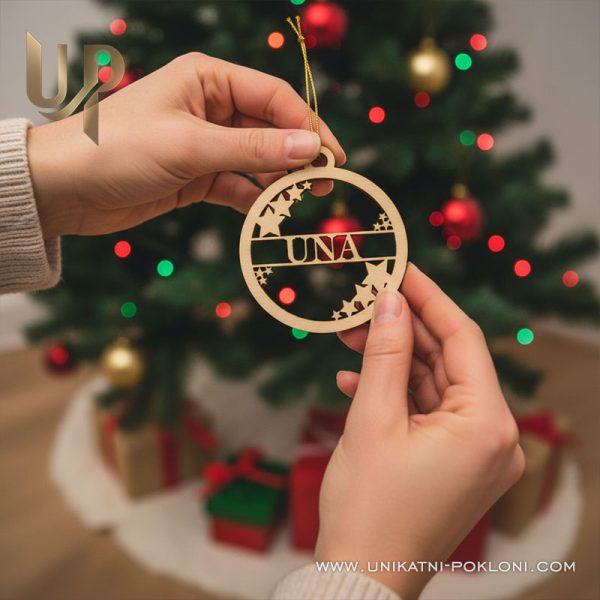 božićne kuglice s imenom