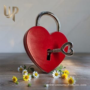 LOKOT zaljubljenih 8 crveni ljubavni lokot