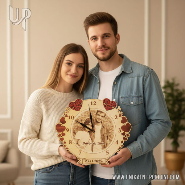 Personalizirani drveni sat - Sat Finally 5 super poklon za njega