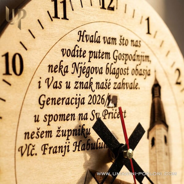 Poklon za župnika - Personalizirani drveni sat 2 unikatni poklon za župnika