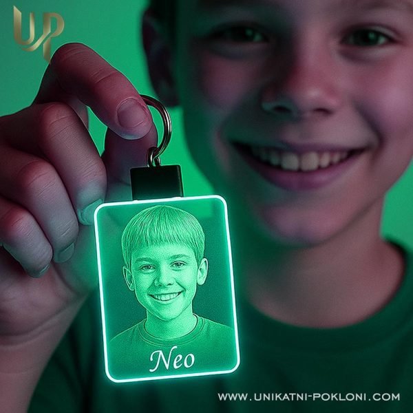 unikatan led privjesak sa graviranom slikom