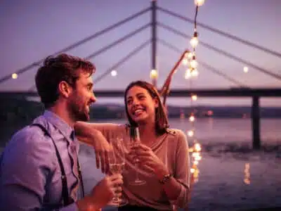 Kreativne ideje za Valentinovo - slika sretnog para