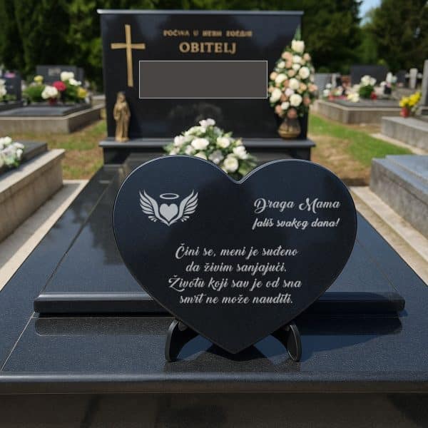 Personalizirani spomenik u obliku srca za grobno mjesto