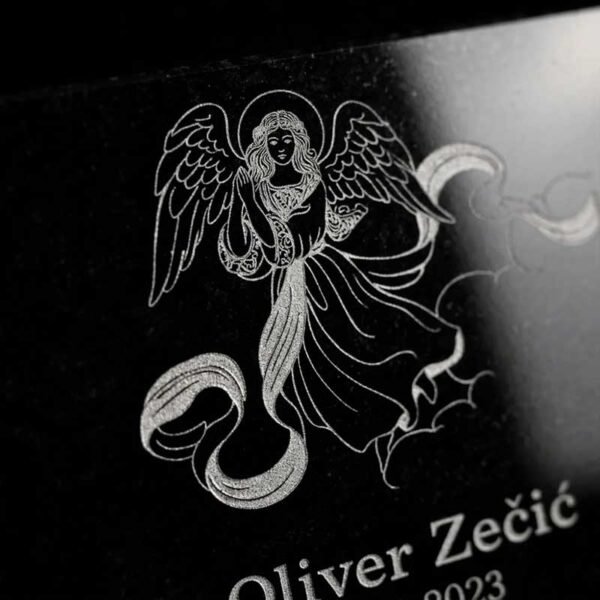 Granitna spomen ploča dimenzije 40 x 40 cm SA GRAVUROM TEKSTA - Unikatni pokloni Granitna spomen ploča dimenzije 40 x 40 cm SA GRAVUROM TEKSTA - personalizirani poklon