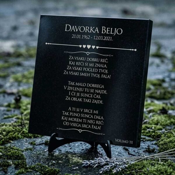 Granitna spomen ploča dimenzije 40 x 40 cm SA GRAVUROM TEKSTA - Unikatni pokloni Granitna spomen ploča dimenzije 40 x 40 cm SA GRAVUROM TEKSTA - personalizirani poklon