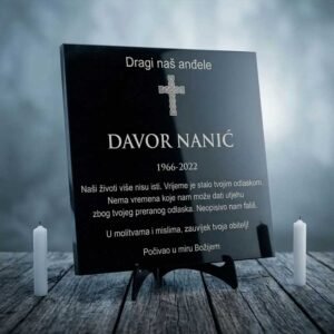 Unikatni pokloni! Vaši pokloni postaju uspomene! - Unikatni pokloni Granitna spomen ploča dimenzije 30 x 30 cm SA GRAVUROM TEKSTA