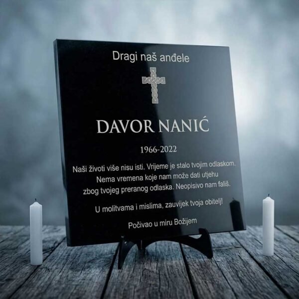 grobna-ploča-5 Granitna spomen ploča dimenzije 40 x 40 cm SA GRAVUROM TEKSTA - personalizirani poklon