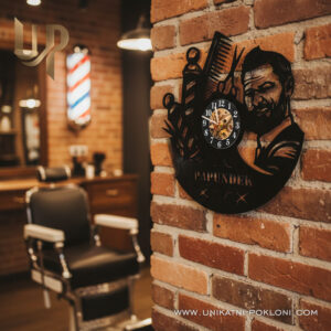 Poklon za frizera - Personalizirani akrilni sat 13 Dekor frizerskog salona
