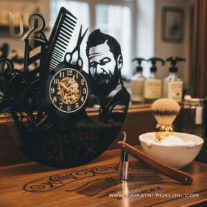 Poklon za frizera - Personalizirani akrilni sat 15 Hairdressers Gift Ideas