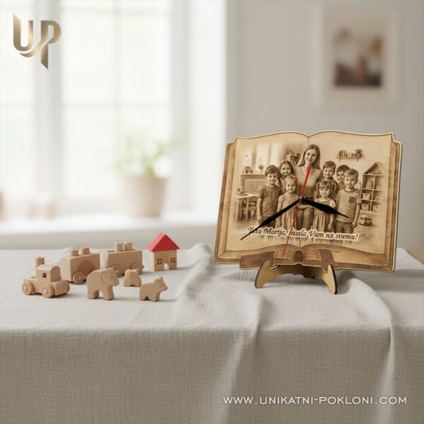 Poklon za tete u vrtiću - Personalizirani drveni sat sa slikom i tekstom 3 dar za tetu u vrtiću