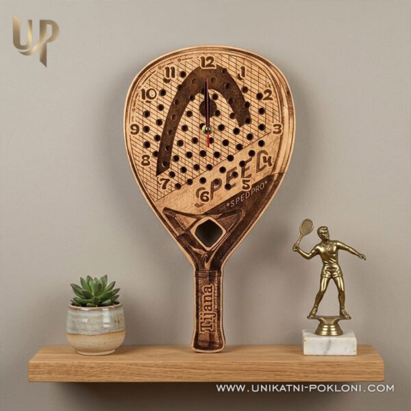 Poklon za ljubitelje padela - personalizirani drveni sat u obliku padel reketa 4 Padel gift