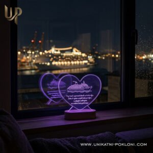 Poseban poklon za pomorce i ljubitelje putovanja - Personalizirana LED lampa Kruzer 12 Pokloni za mornare