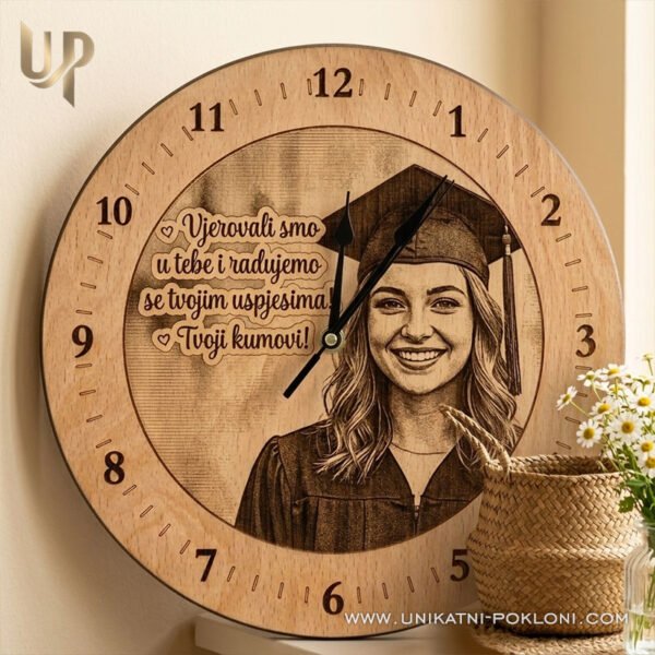 Personalizirani poklon za diplomu - drveni sat sa slikom i posvetom 8 Što pokloniti za diplomu