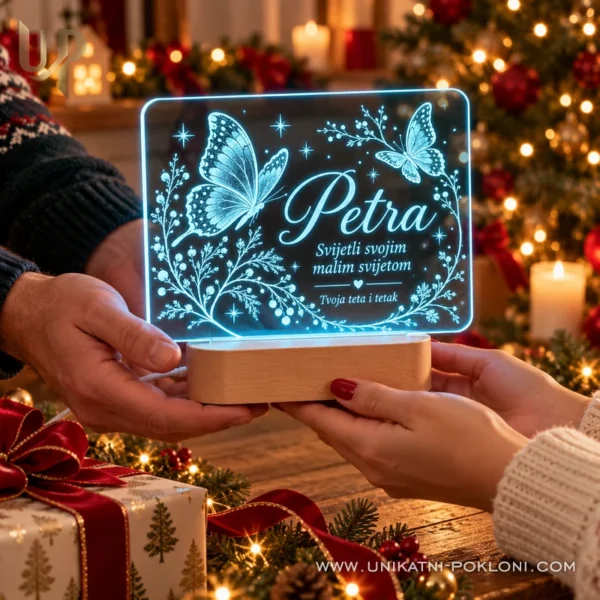 Personalizirana LED lampa s leptirima - ime i posveta - Unikatni pokloni Darivanje tirkizne lampe s leptirima, imenom Petra i osobnom posvetom.